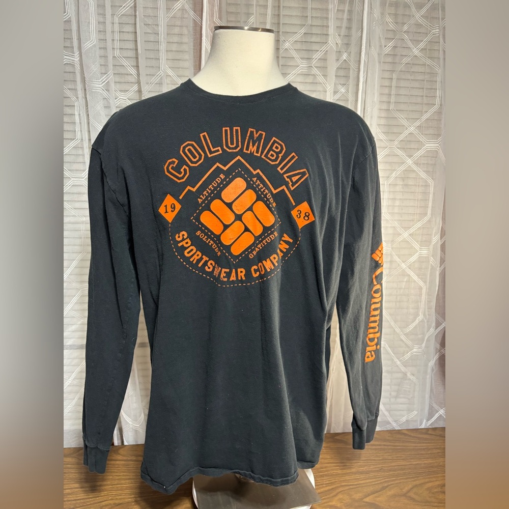 Columbia Men's XXL Black w/Orange Accents 30”L 23” p2p long sleeve tee